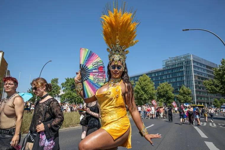 Berlin u duginim bojama, &scaron;arena povorka poslala poruku na ulicama: 'Nećemo utihnuti'