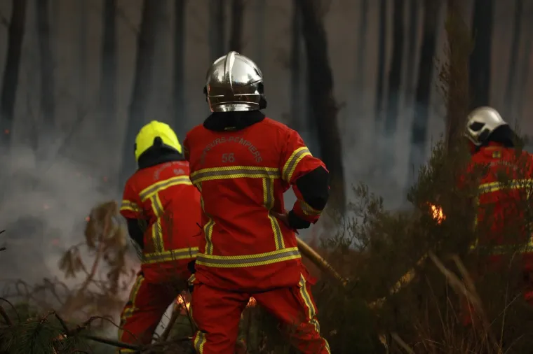 Požari bijesne, vatra opasno prijeti Bordeauxu: 'Ovo je borba Davida protiv Golijata'