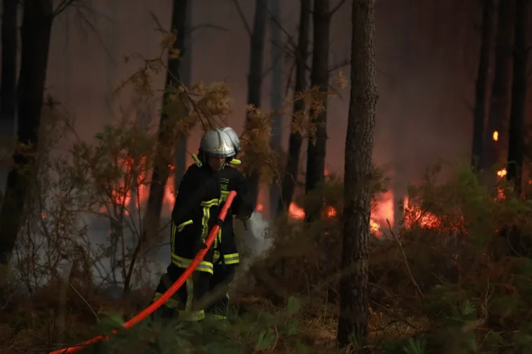 Požari bijesne, vatra opasno prijeti Bordeauxu: 'Ovo je borba Davida protiv Golijata'