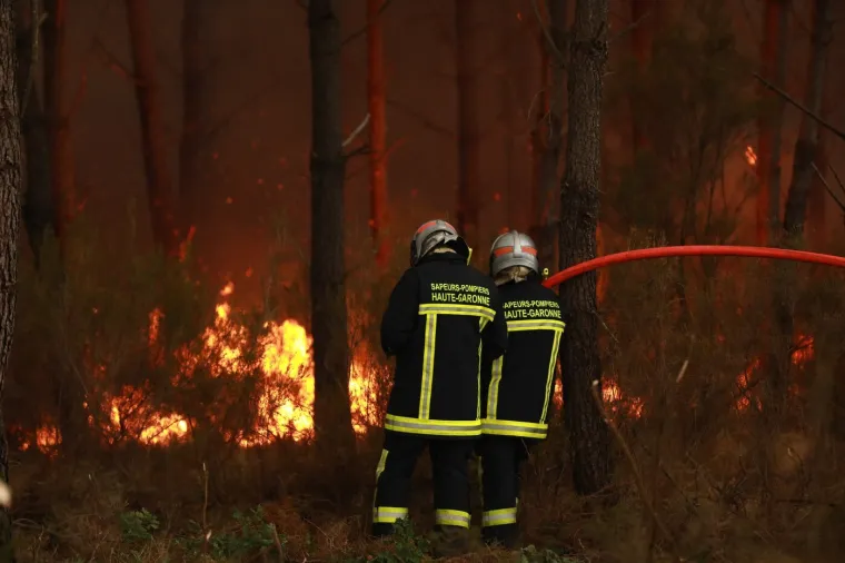 Požari bijesne, vatra opasno prijeti Bordeauxu: 'Ovo je borba Davida protiv Golijata'