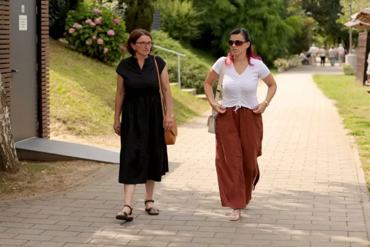 Sunčan dan izmamio je &scaron;etače, ali dama u žutom unijela je dodatnu dozu sjaja