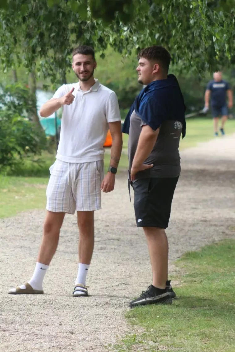 Svi su zastali zbog djevojke u točkicama, a njezin zarazni osmijeh osvojio je cijelu Marinu
