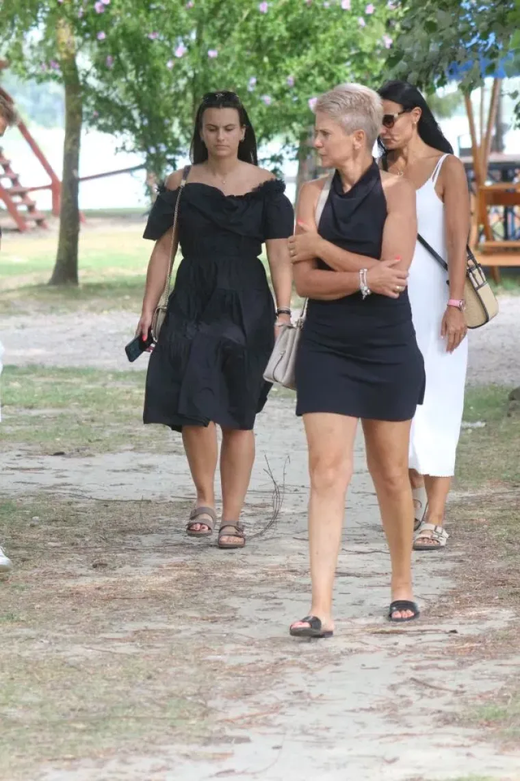 Svi su zastali zbog djevojke u točkicama, a njezin zarazni osmijeh osvojio je cijelu Marinu