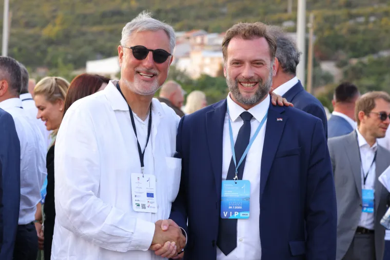 Milanović i Butković bili su si dobri, a tu su i biv&scaron;i ministri. Ovako je izgledao spektakl