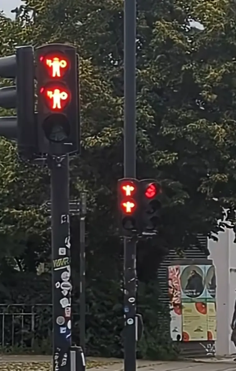 Ovo su najoriginalniji semafori na svijetu: Na njima možete vidjeti čuda, pa čak i Elvisa
