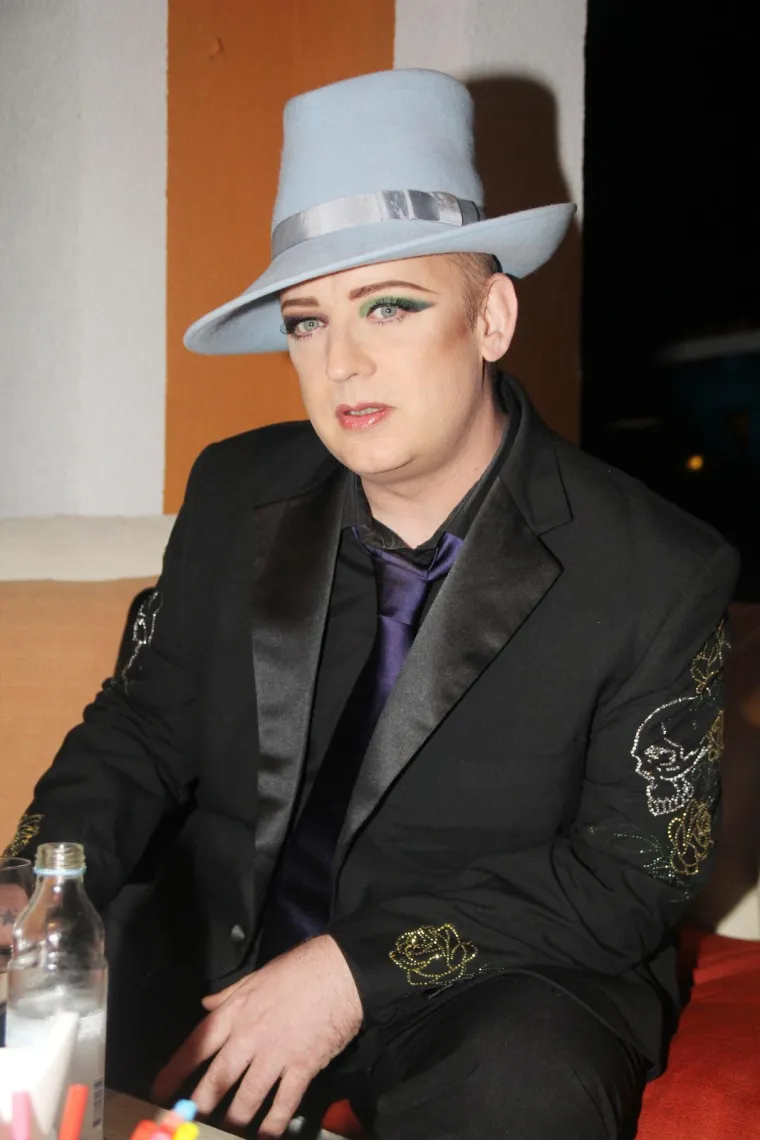 Ekscentričnim imidžem i skandalima punio naslovnice: Boy George nastupio je i u Vodicama