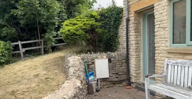 Kupila je napu&scaron;teni javni WC i pretvorila ga u dom iz snova: Danas vrijedi pravo bogatstvo