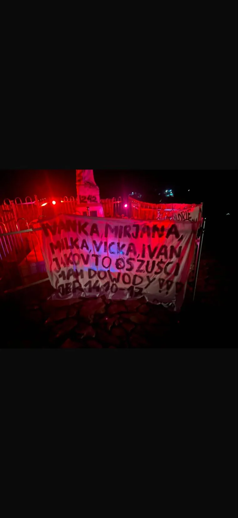 Vjernike u Međugorju &scaron;okirali prizori: Evo &scaron;to je sve vandal napisao i kako je zapalio vanjski oltar