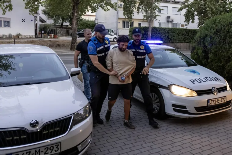 Spalio oltar, i&scaron;arao svetinje: Priveli Poljaka osumnjičenog za vandalizam u Međugorju