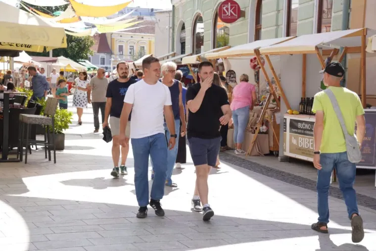 Lijepe dame zablistale na Porcijunkulovu: Pogledajte tko je privlačio poglede u Čakovcu