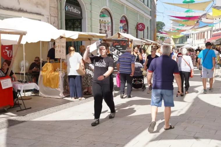 Lijepe dame zablistale na Porcijunkulovu: Pogledajte tko je privlačio poglede u Čakovcu