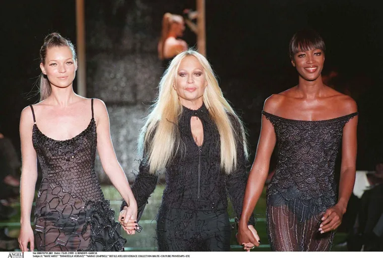 Kokainski skandali i tulumi do zore: Ovako su izgledale 90-e Kate Moss i Naomi Campbell