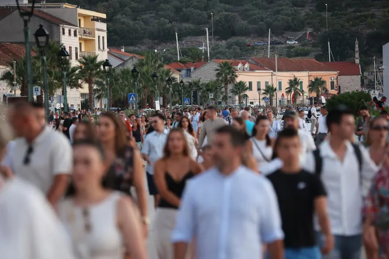 More emocija u Veloj Luci: Prekrasna atmosfera s koncerta za Olivera, evo tko je sve nastupio