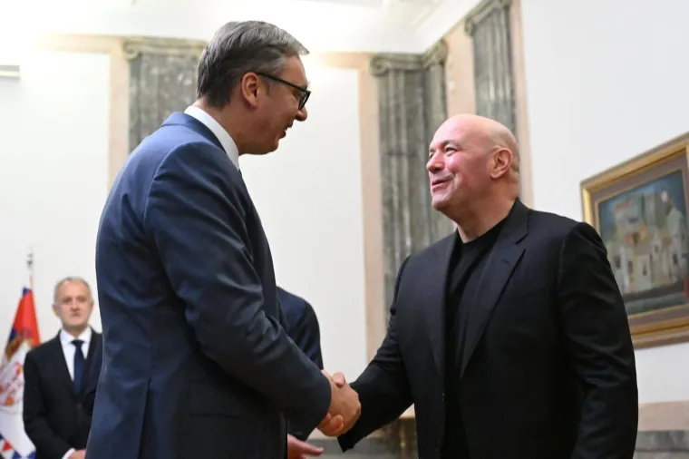 UFC stigao u Srbiju, a dočekale ih gusle: Vučić dobio pojas, no prvi su na rasporedu - &scaron;amari