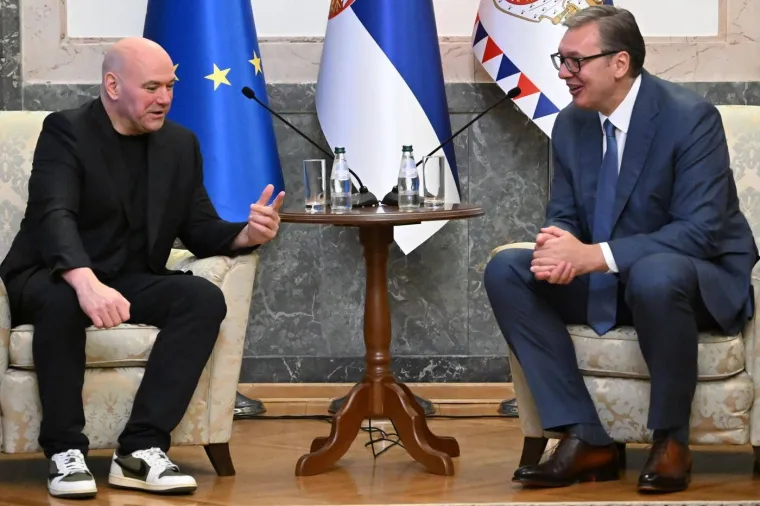 UFC stigao u Srbiju, a dočekale ih gusle: Vučić dobio pojas, no prvi su na rasporedu - &scaron;amari