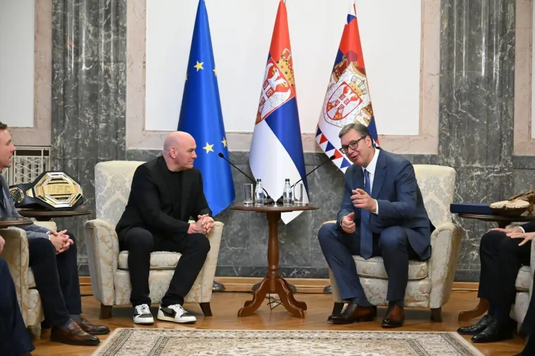 UFC stigao u Srbiju, a dočekale ih gusle: Vučić dobio pojas, no prvi su na rasporedu - &scaron;amari