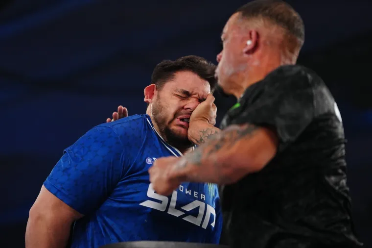UFC stigao u Srbiju, a dočekale ih gusle: Vučić dobio pojas, no prvi su na rasporedu - &scaron;amari