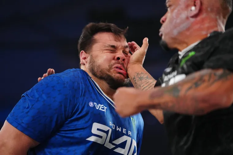 UFC stigao u Srbiju, a dočekale ih gusle: Vučić dobio pojas, no prvi su na rasporedu - &scaron;amari