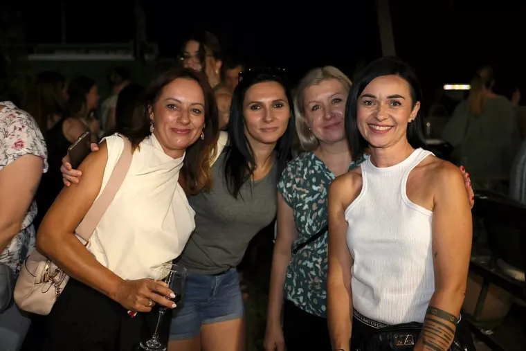 Zgodne Međimurke obilježile večer: Pogledajte kako se uživalo na koncertu Prljavaca
