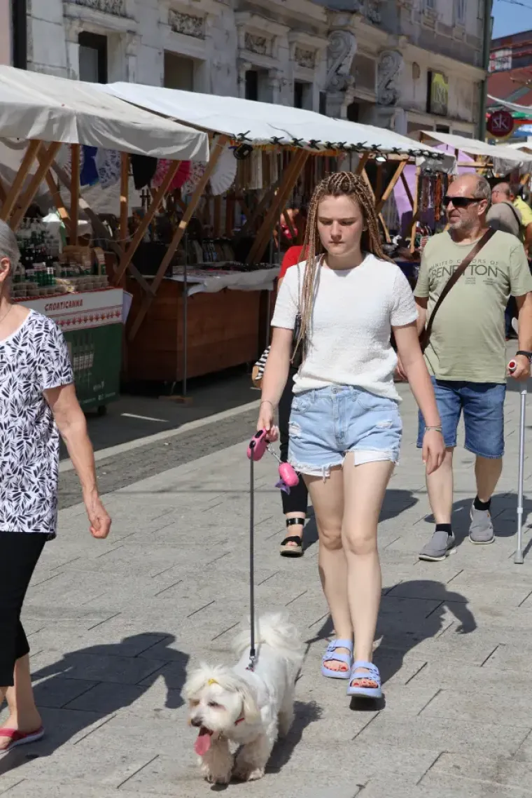 Sve su oči bile uprte u njih! Ove elegantne dame obilježile su drugi dan Porcijunkulova