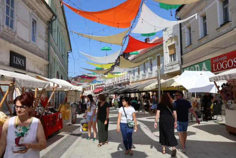 Sve su oči bile uprte u njih! Ove elegantne dame obilježile su drugi dan Porcijunkulova