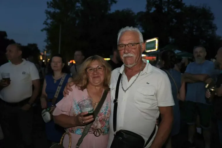 Najljep&scaron;a lica Porcijunkulova? Pogledajte tko je zablistao u prvim redovima Grdovićeva koncerta