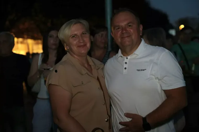 Najljep&scaron;a lica Porcijunkulova? Pogledajte tko je zablistao u prvim redovima Grdovićeva koncerta