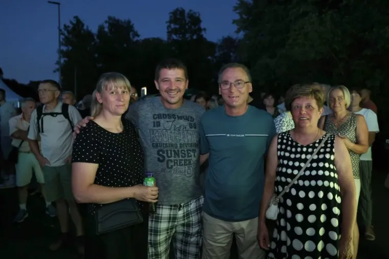 Najljep&scaron;a lica Porcijunkulova? Pogledajte tko je zablistao u prvim redovima Grdovićeva koncerta