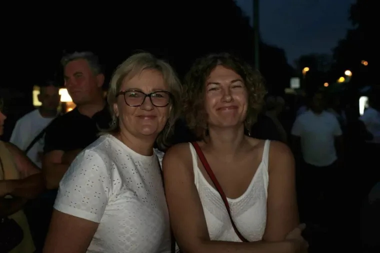 Najljep&scaron;a lica Porcijunkulova? Pogledajte tko je zablistao u prvim redovima Grdovićeva koncerta
