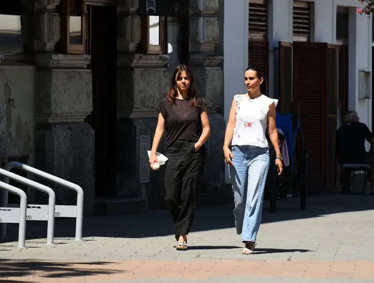 Lijepe Karlovčanke prkosile paklenim vrućinama: Zablistale u ljetnim izdanjima