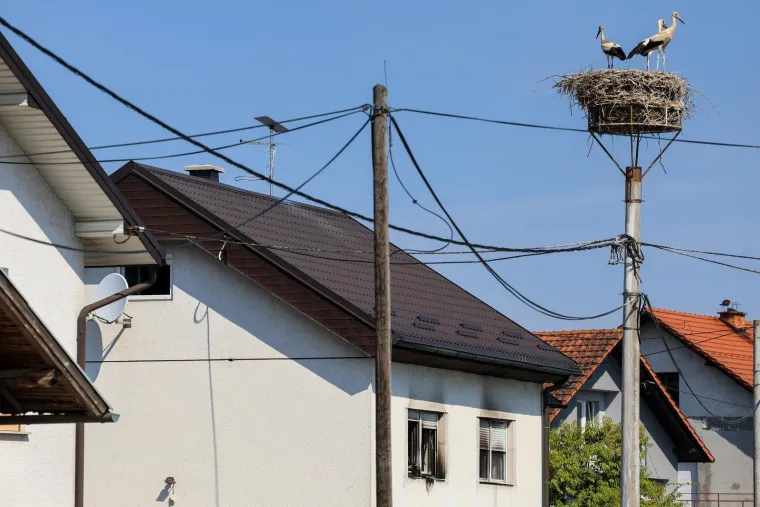 Ovo je kuća u kojoj su pronađena tijela oca i dvoje djece! Sveti Križ Začretje zavijen u crno