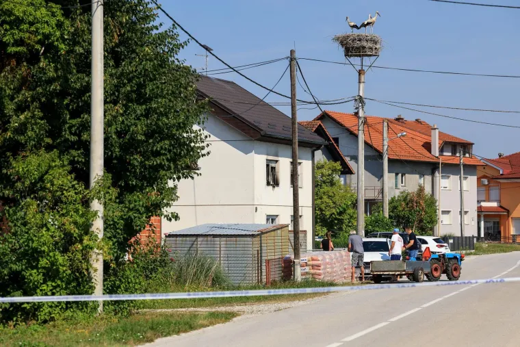 Ovo je kuća u kojoj su pronađena tijela oca i dvoje djece! Sveti Križ Začretje zavijen u crno