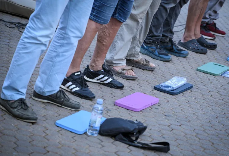 Prva subota u mjesecu: Pogledajte molitelje, prosvjednike i policiju na Trgu bana Jelačića