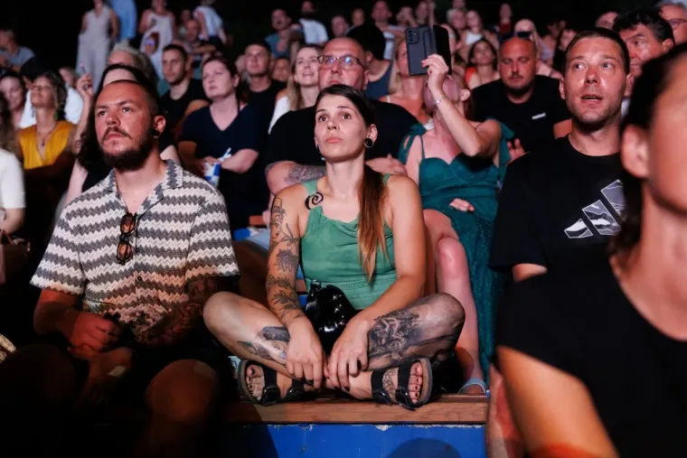 Luky stao na pozornicu nakon 13 godina glazbene pauze: Podr&scaron;ku iz publike dale lijepe Zadranke