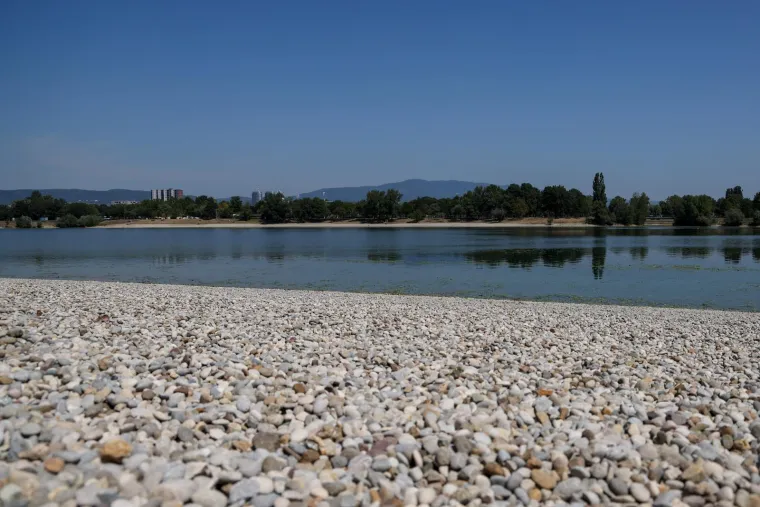 Na ovim mjestima na Jarunu ne bi se trebali kupati: Ukinut im je status službenih kupali&scaron;ta