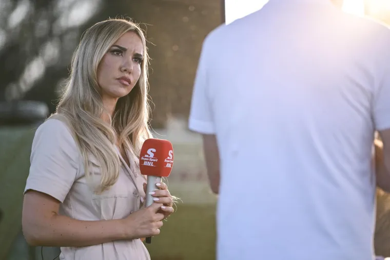 Kome treba more uz ovakve varaždinske ljepotice? Na paklenim vrućinama odjeća samo smeta