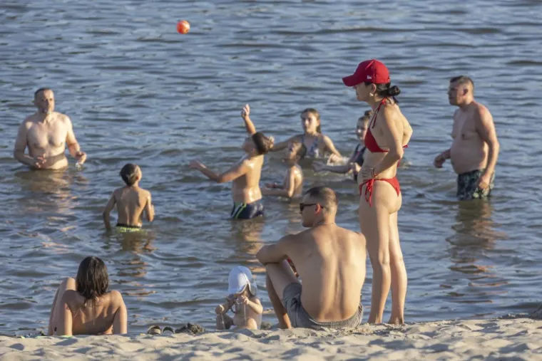 Kad stignu ovakve vrućine, legice znaju gdje pobjeći: Kopika je ponovno u znaku ljepotica