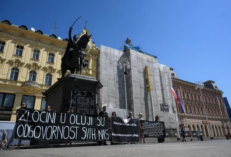 Žestoke poruke na Trgu uoči Oluje: 'Zločini su odgovornost svih nas'