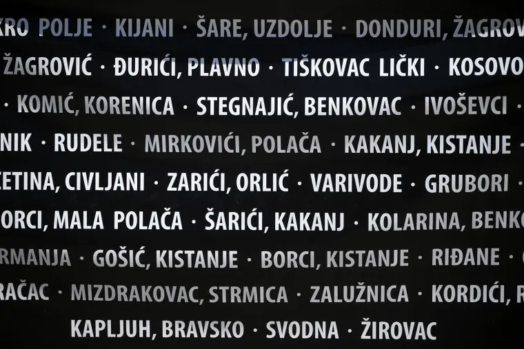 Žestoke poruke na Trgu uoči Oluje: 'Zločini su odgovornost svih nas'