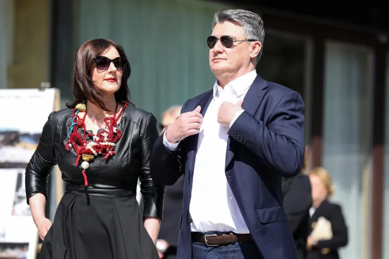 Veliki &scaron;e&scaron;iri, upečatljive haljine i elegancija: Ovo su najbolja ljetna izdanja Sanje Milanović