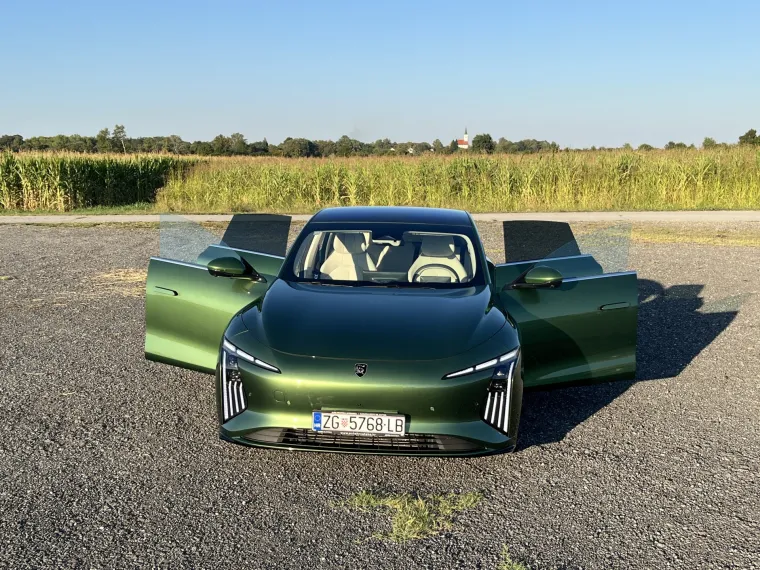 Zaustavljali su nas na ulici i s odu&scaron;evljenjem svi pitali isto: 'Koji je ovo auto?'