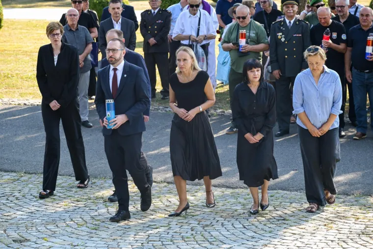 Ponos na slomljenu srpsku pobunu i agresiju: Pogledajte prizore diljem Hrvatske