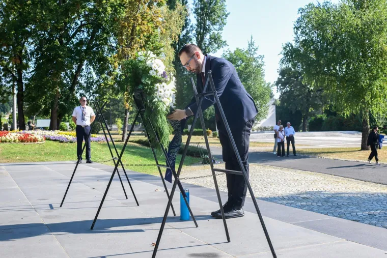 Ponos na slomljenu srpsku pobunu i agresiju: Pogledajte prizore diljem Hrvatske