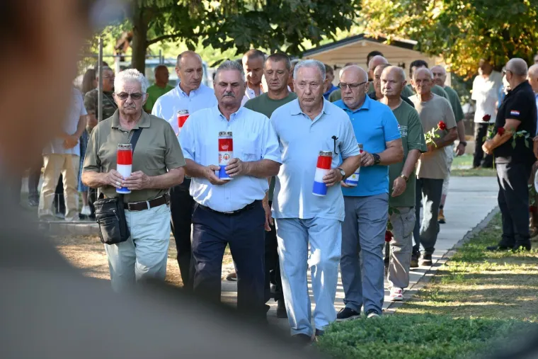 Ponos na slomljenu srpsku pobunu i agresiju: Pogledajte prizore diljem Hrvatske