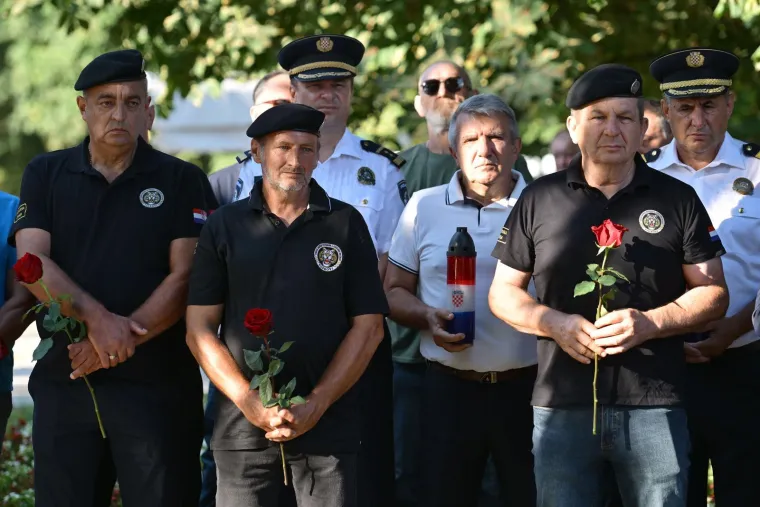 Ponos na slomljenu srpsku pobunu i agresiju: Pogledajte prizore diljem Hrvatske