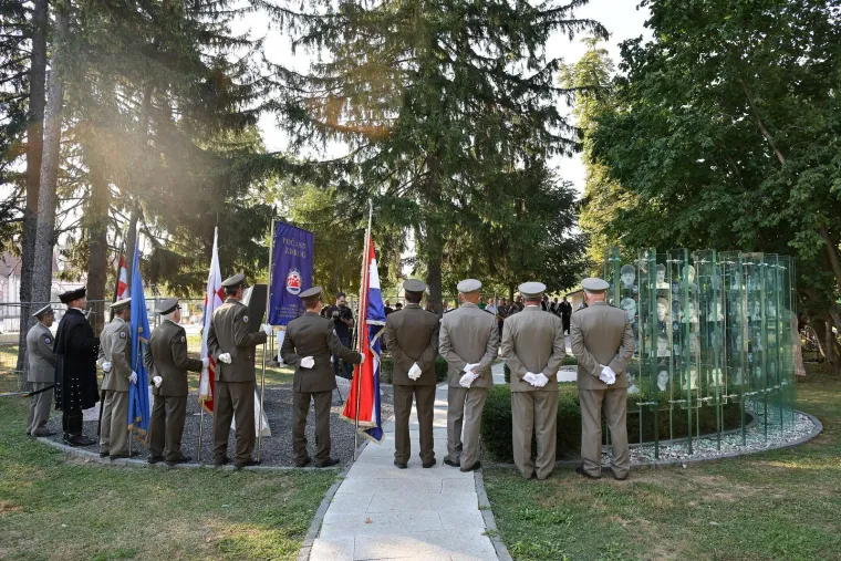 Ponos na slomljenu srpsku pobunu i agresiju: Pogledajte prizore diljem Hrvatske