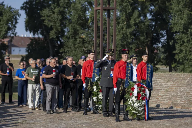 Ponos na slomljenu srpsku pobunu i agresiju: Pogledajte prizore diljem Hrvatske