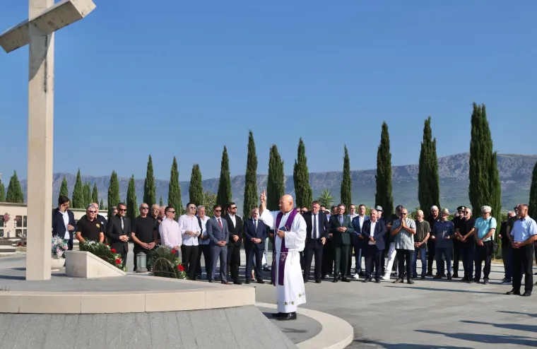 Ponos na slomljenu srpsku pobunu i agresiju: Pogledajte prizore diljem Hrvatske
