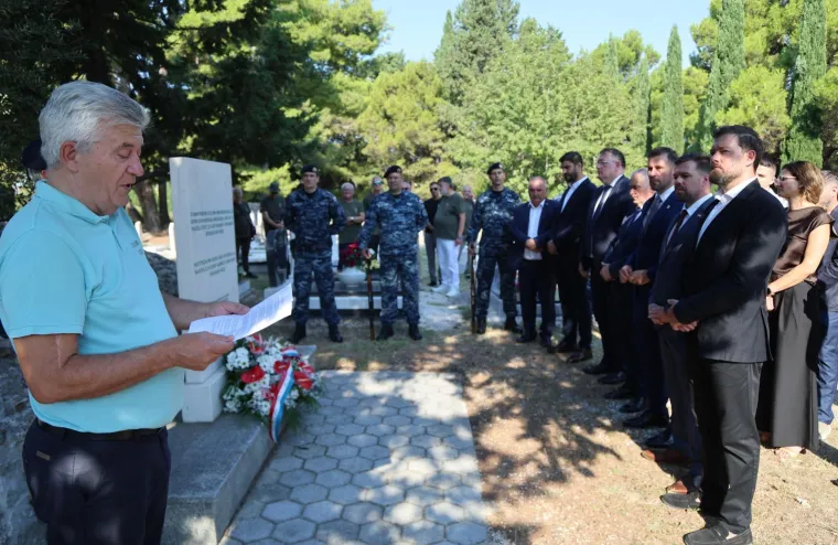 Ponos na slomljenu srpsku pobunu i agresiju: Pogledajte prizore diljem Hrvatske