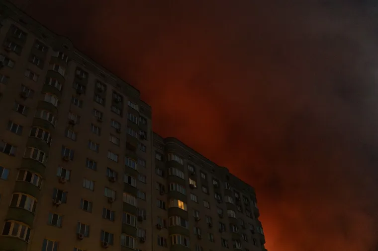 Pogledajte prizore Kijeva u plamenu: U nemilosrdnim ruskim napadima poginulo 14 ljudi